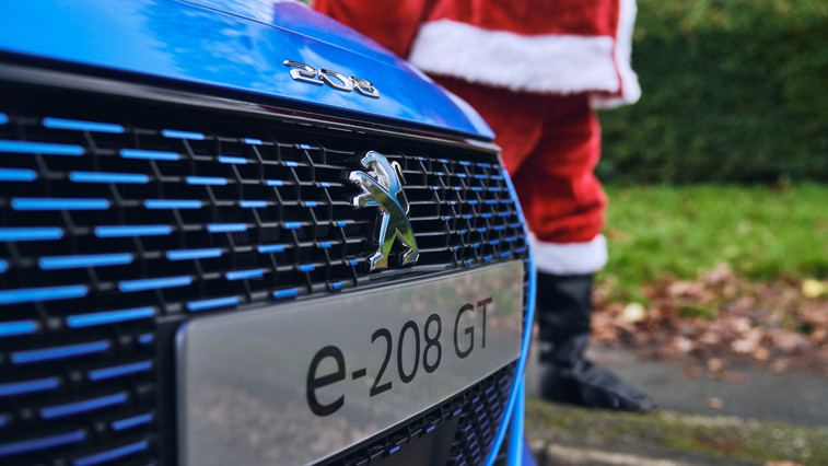 ZERO-EMISSIONS CHRISTMAS – 96% OF BRITS COULD MAKE THEIR CHRISTMAS TRIP IN A FULL-ELECTRIC ALL-NEW PEUGEOT e-208
