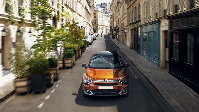NEW C4 AND NEW Ë-C4 - 100% ËLECTRIC: CITROËN REINVENTS THE COMPACT HATCHBAC